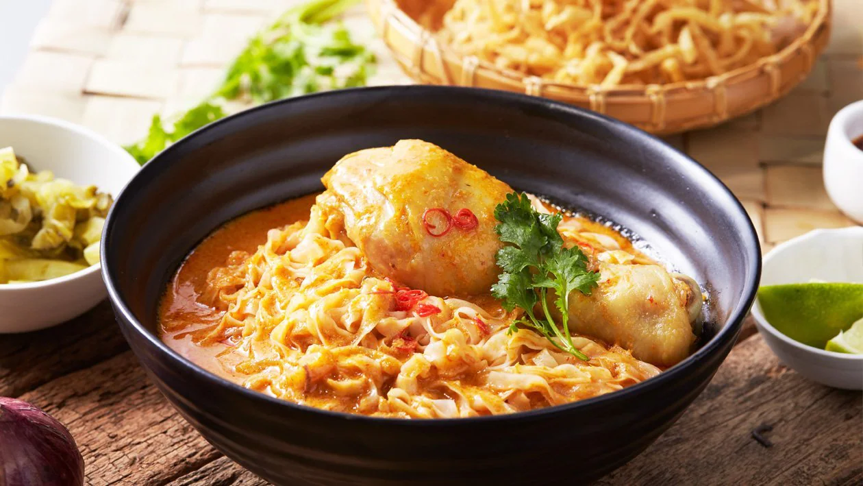 ข้าวซอยไก่ Lanna Eats